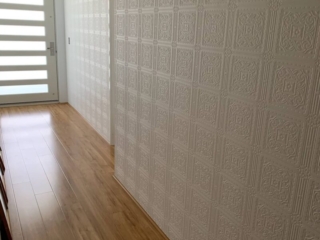 Wallpaper intallation